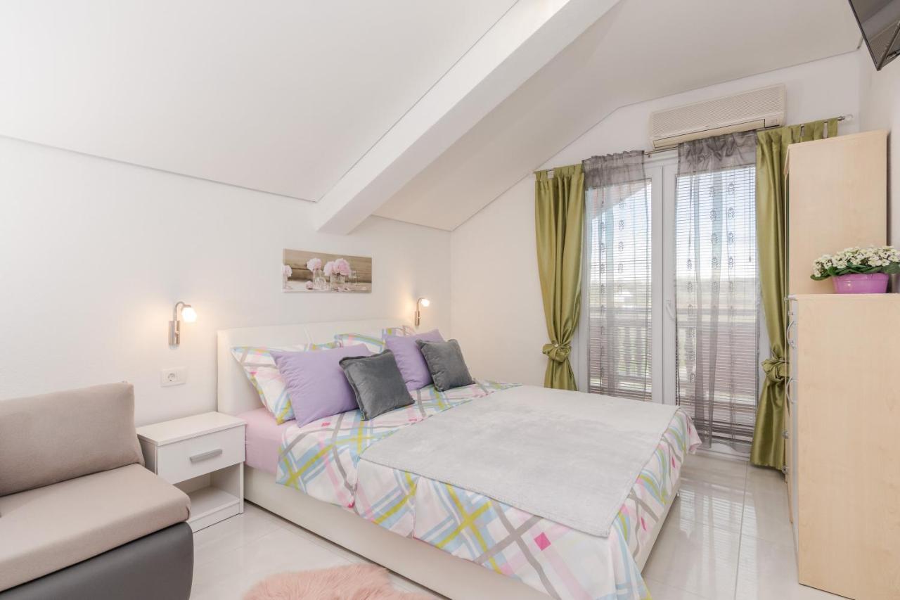 Villa Flora Maris Apartments Привлака Экстерьер фото