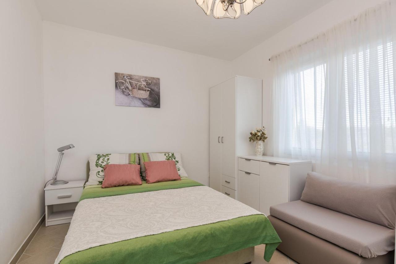 Villa Flora Maris Apartments Привлака Экстерьер фото
